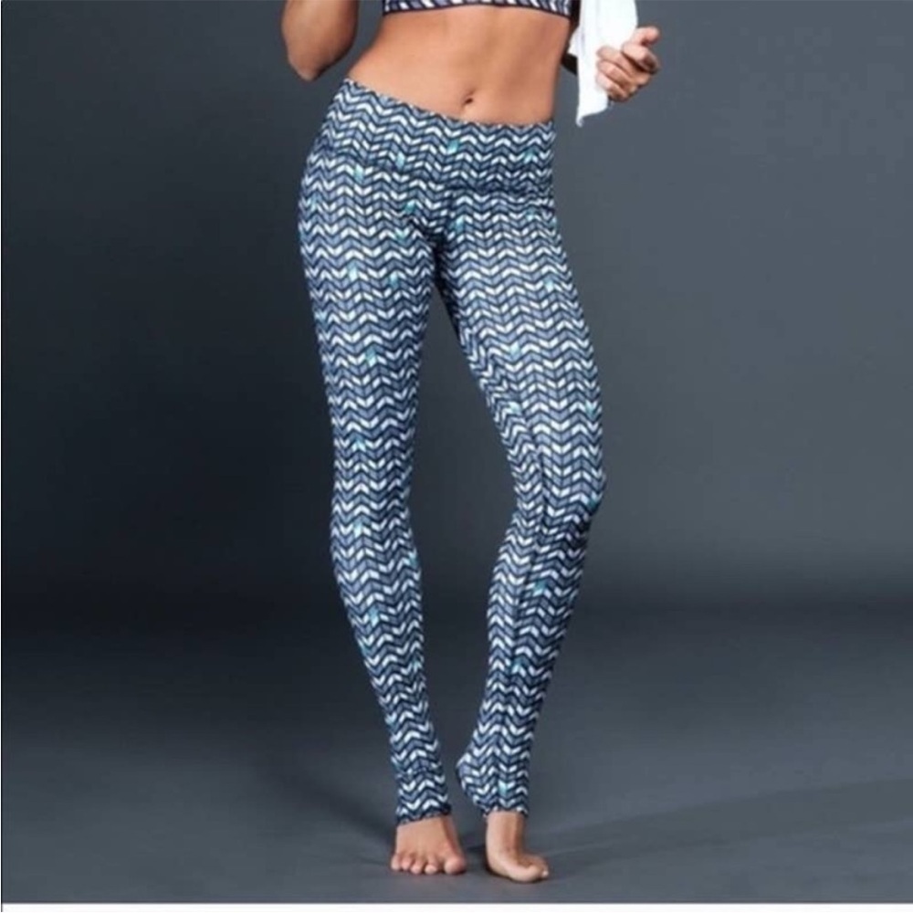 alo Yoga Airbrushed Chevron Arrow Full Length‎ Legging